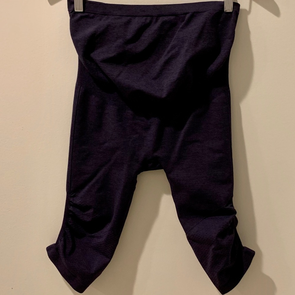 🔥2/$35 Like New Ingrid & Isabel Maternity Legging
